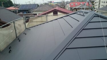 【船橋市】瓦屋根からガルバリウム鋼板へ葺き替え工事で屋根を一新！