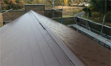 印西市の屋根リフォーム | パミール 屋根をカバー工法でガルバリウム鋼板に張り替え