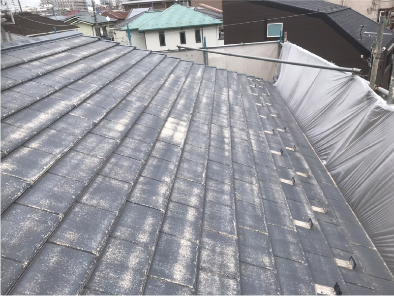 船橋市の屋根塗装の高圧洗浄の施工後の様子