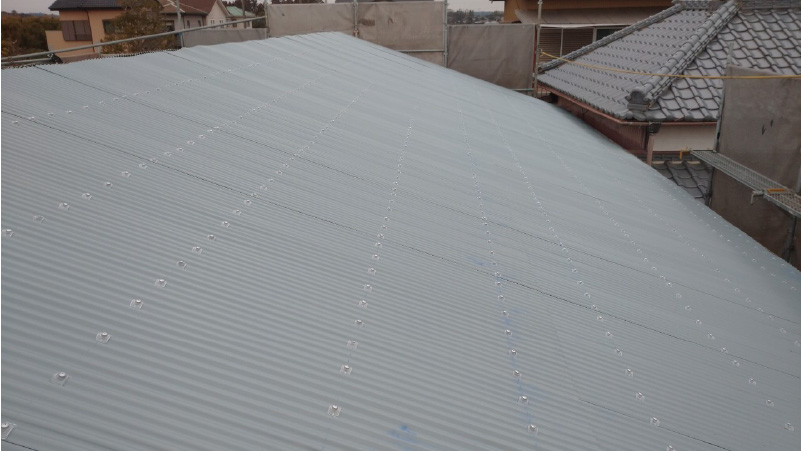 山武市の屋根カバー工法の施工後の様子